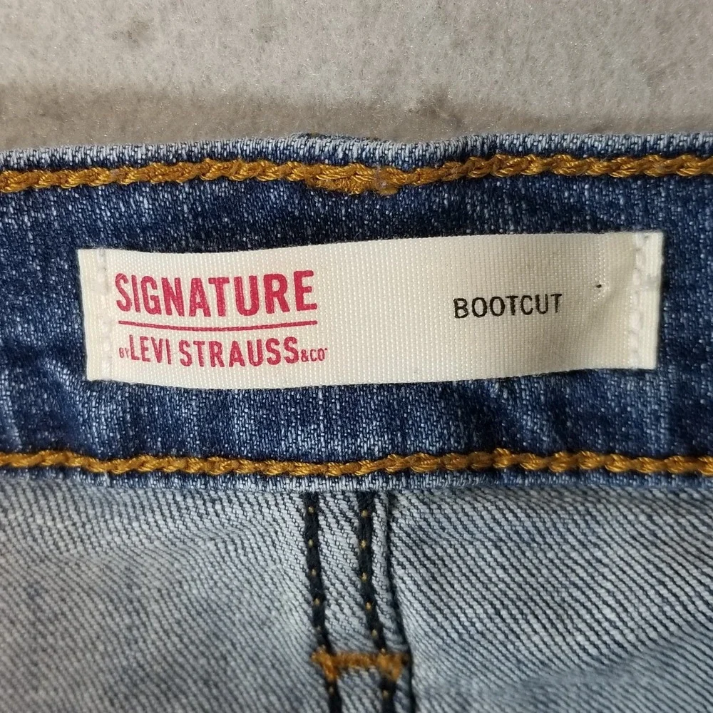 Levi's Signature jeans men's 38x30 Regular fit bootcut blue stretch denim pants